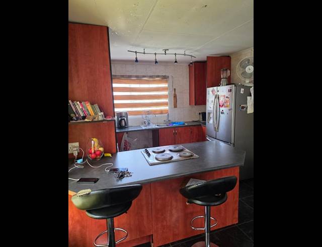2 BEDROOM TOWNHOUSE FOR SALE IN LINMEYER